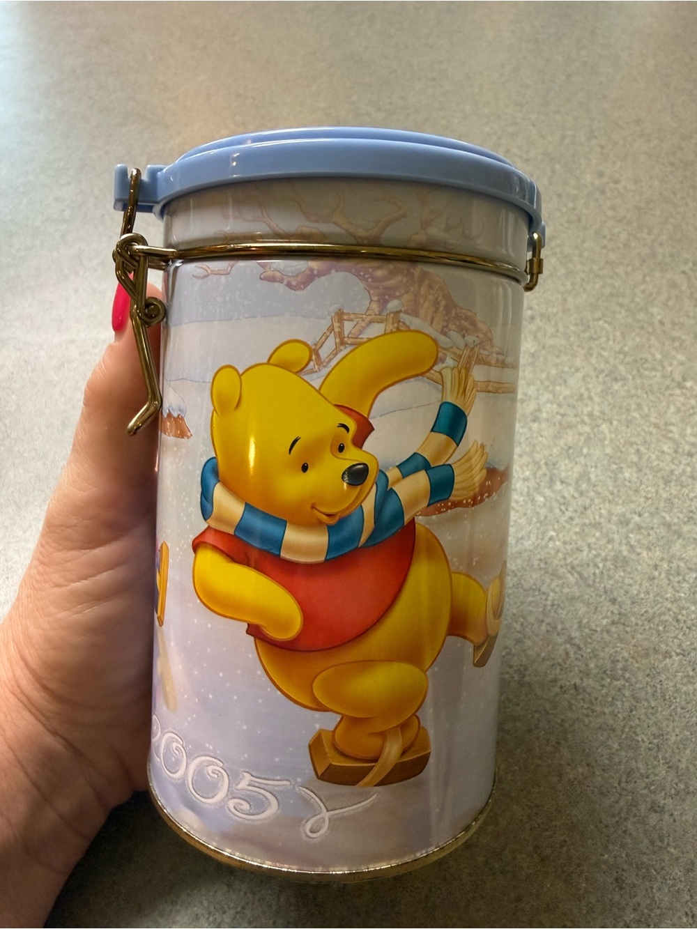 Winnie the Pooh Tin Canister - Picture 4 of 8
